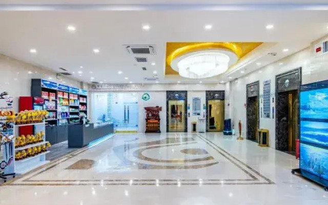 Hami Universal Hotel (Train Station)