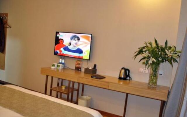 GreenTree Inn Golmud City Southern Suburb Express Hotel