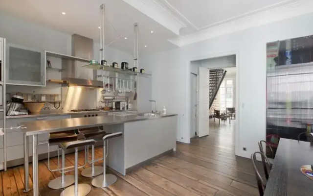 Class and Elegance: Parisian Apartment