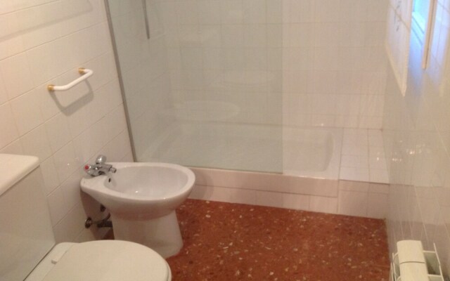 Apartment With 2 Bedrooms in Terrassa, With Wifi - 30 km From the Beac