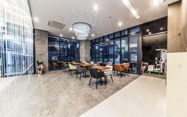 Jongno Lumia Tourist Hotel