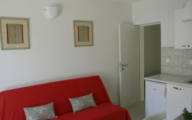 Apartments Robert - 5m from sea