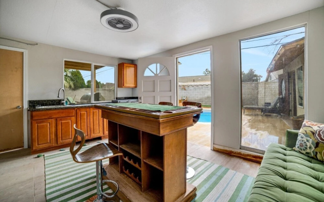 Las Vegas - 5 Mins From The Strip 4 Bedroom Home by RedAwning