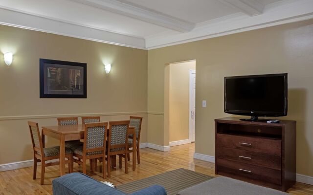 Best Western Plus Hospitality House