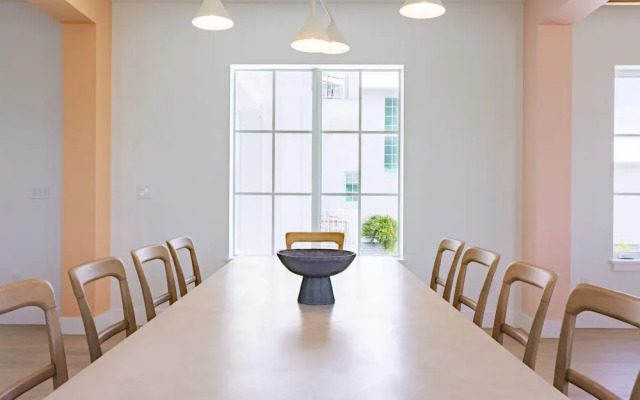 New Waterfront Home - Dreamside House