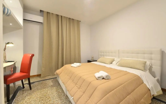 Home & Suites Angioino