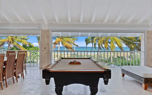 Oceanfront Golf Course Estate w Pool Guest House