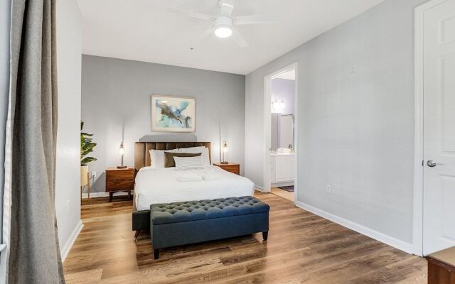 Vero`s Gem Deluxe 3 Bedroom Condo by RedAwning