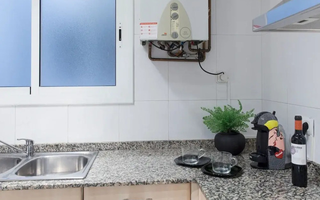 Prime Eixample Hideaway 6 Guests With Balcony by Myrentalhost
