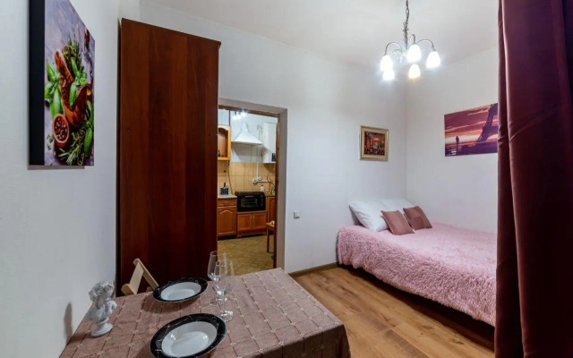 В центре на улице Гороховая 33