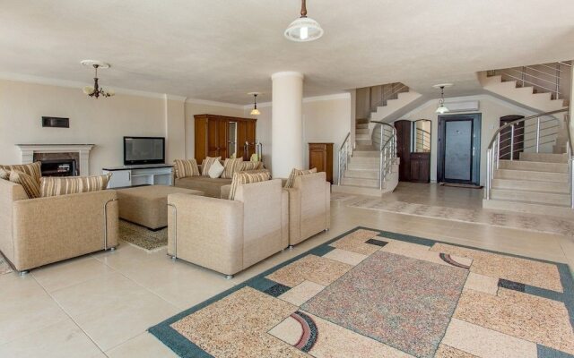 Villa Fusya by Lycia Collections