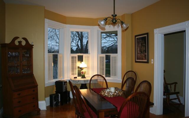 Sackville Bed & Breakfast