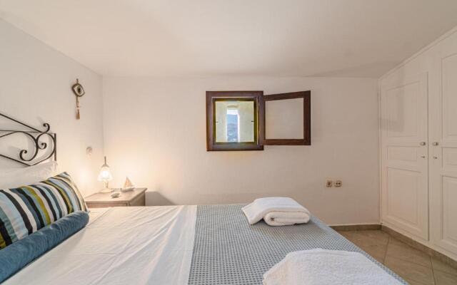 Seafront House in Andros Town with Sunrise & Ocean Views