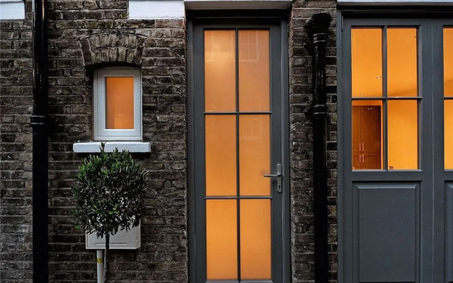 Rainsford Mews by Lime Street