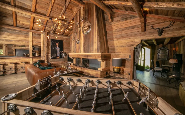 Kashmyre Chalet Luxe Chauffeur Sauna