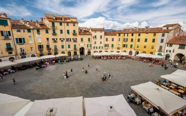 Casa Pino in Lucca With 2 Bedrooms and 2 Bathrooms