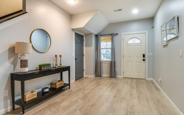 Modern Indianapolis Home < 2 Mi to Downtown!