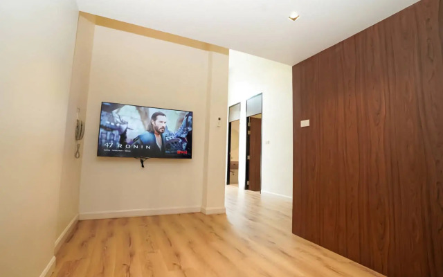 Play Poshtel & Cafe (SHA Certified)