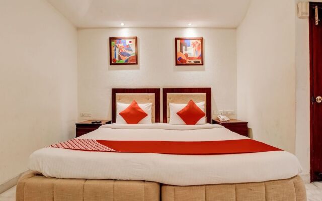 OYO 39725 Hotel Regent Continental