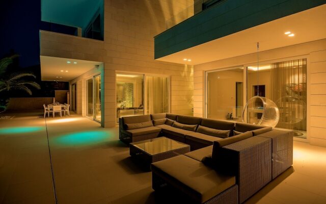 Beachfront Villa Seven Sins with Pool