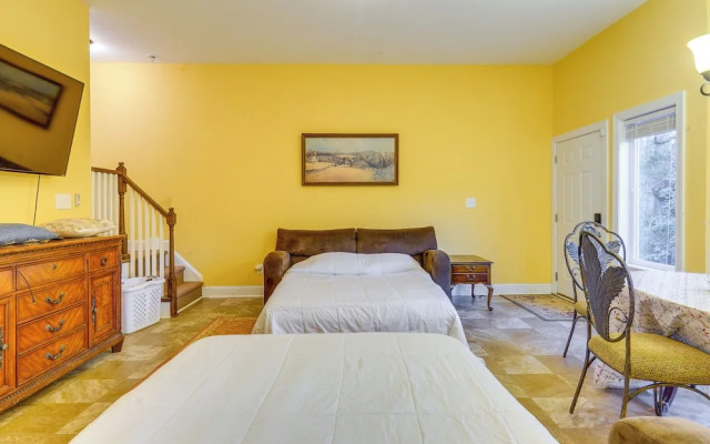 Scenic Studio w/ Dock Access in Fayetteville!