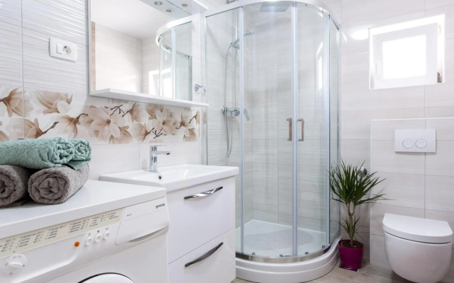 Apartments Lidija - see view with private hot tub and split level apartment with garden