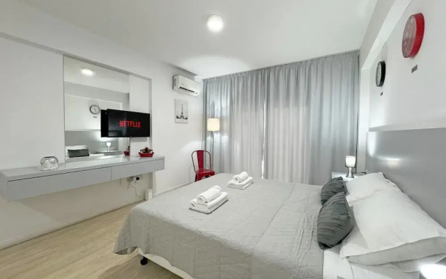 Palmbeach Larnaka Finikoudes - 1min to Beach