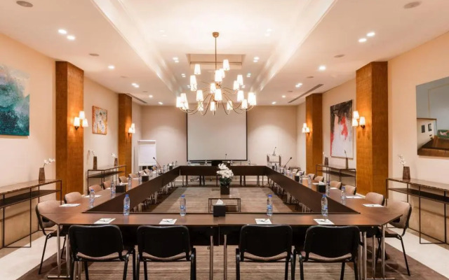 ALQasr Metropole Hotel