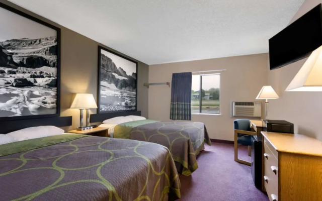 Super 8 by Wyndham Helen