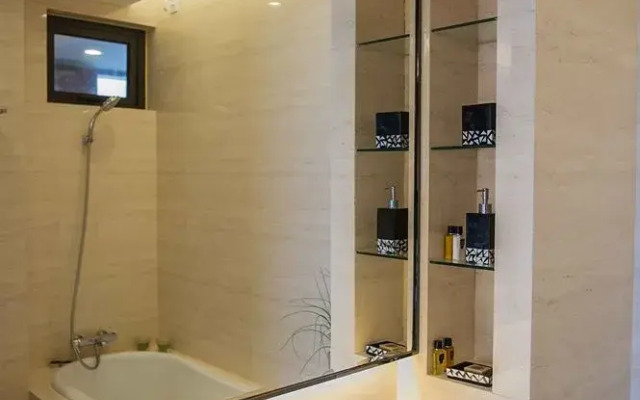 Cres And Asia Residence Xuhui Bund