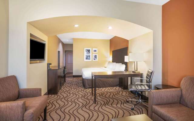 La Quinta Inn & Suites by Wyndham Beeville