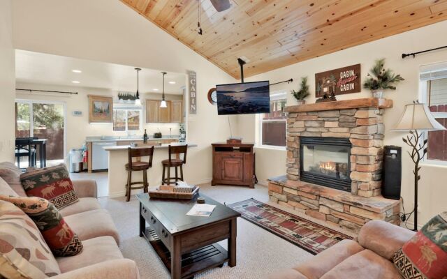 THE Sugar Chalet #2171