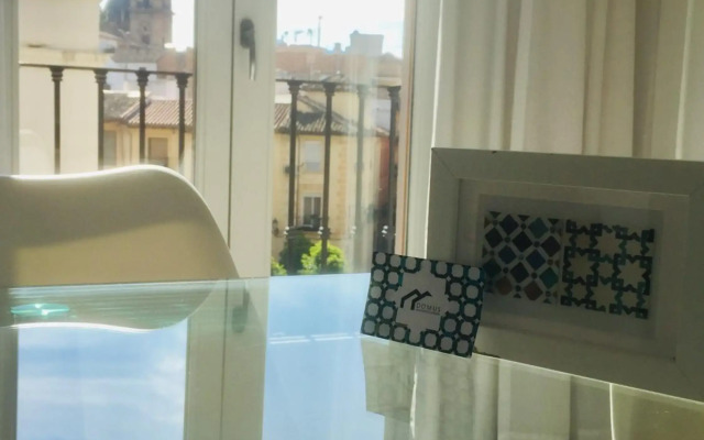 Domus Apartamentos Granada con parking gratuito en pleno centro