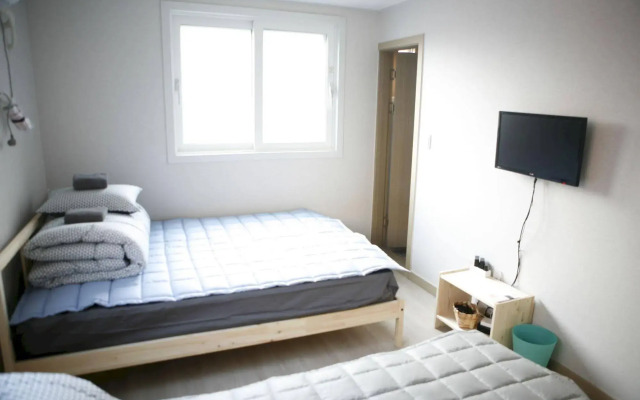 Twin Rabbit Guesthouse