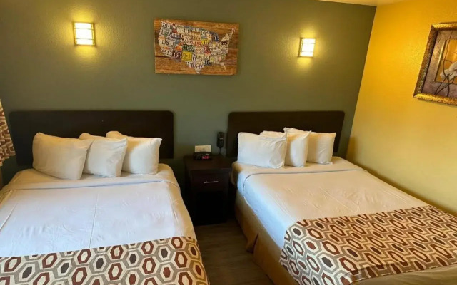 Hotel Avenida - Oceanside Camp Pendleton