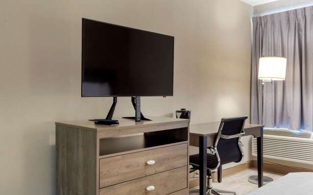 Suburban Studios North