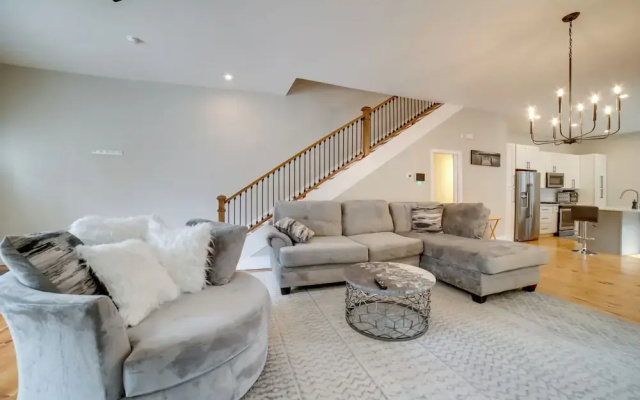 Well-appointed Pittsburgh Home: 1 Mi to Dtwn!