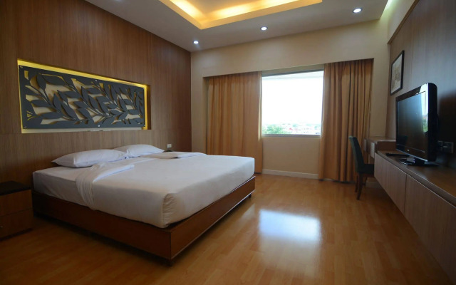 Charoen Hotel