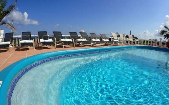 Tumac Villa, 4BR by Jamaican Treasures