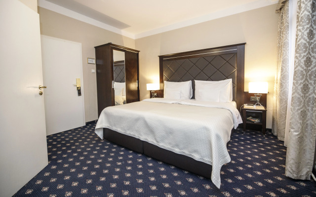 Pytloun Old Armoury Hotel Prague