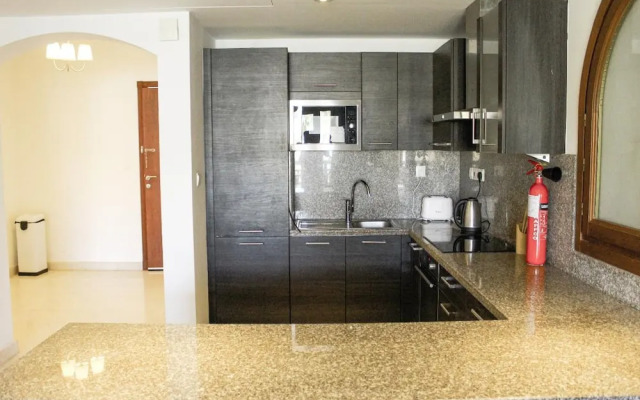 Marina Breeze 2-bedroom Retreat