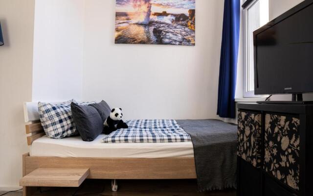 FULL HOUSE Studios - Blue Apartment - NETFLIX, WiFi inkl