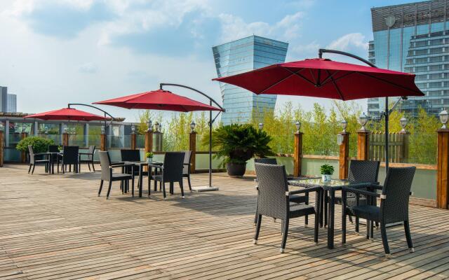 Holiday Inn Chengdu Century City-WestTower by IHG