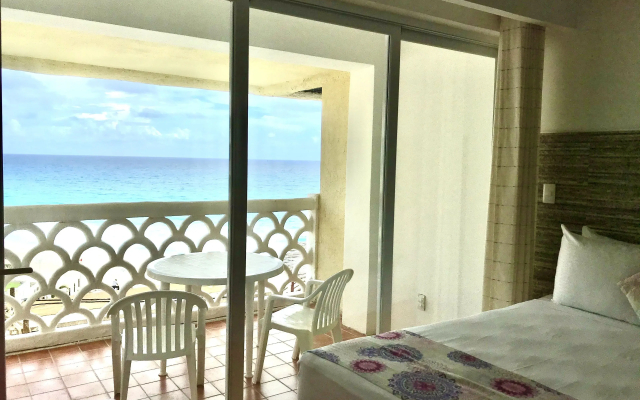 Beach and Ocean Front Apartments 1 - Apartment in Cancun - Photo 5