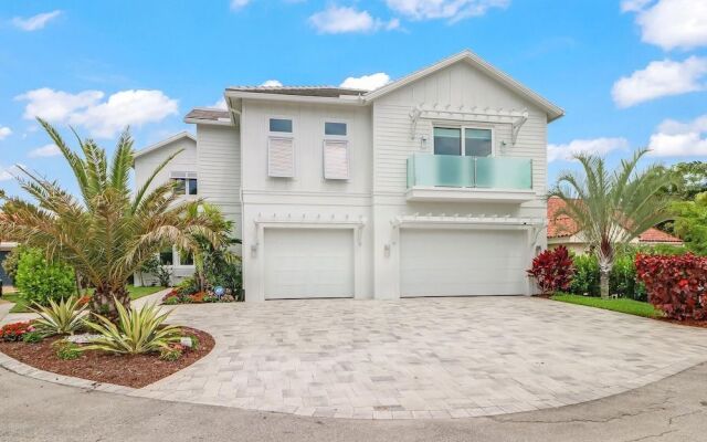 Coastal Cove by Boutiq