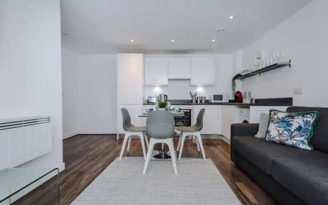 Host Stay Waterfront Penthouse