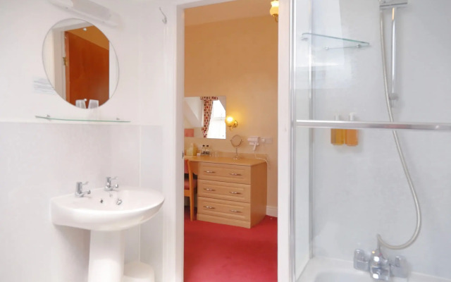 Saxonville Hotel