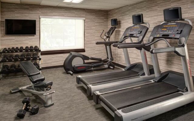 Courtyard Louisville East