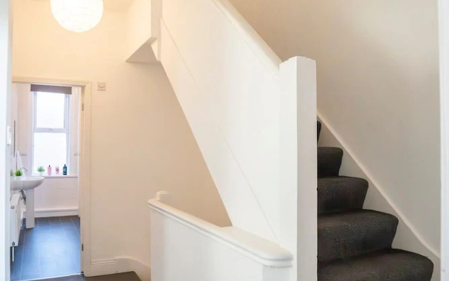 4bedrooms-3bath-9beds-wallsend