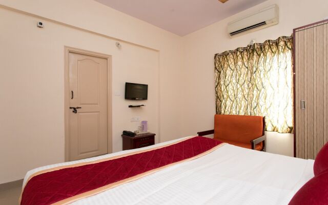 OYO 10293 Rajmahal Comforts